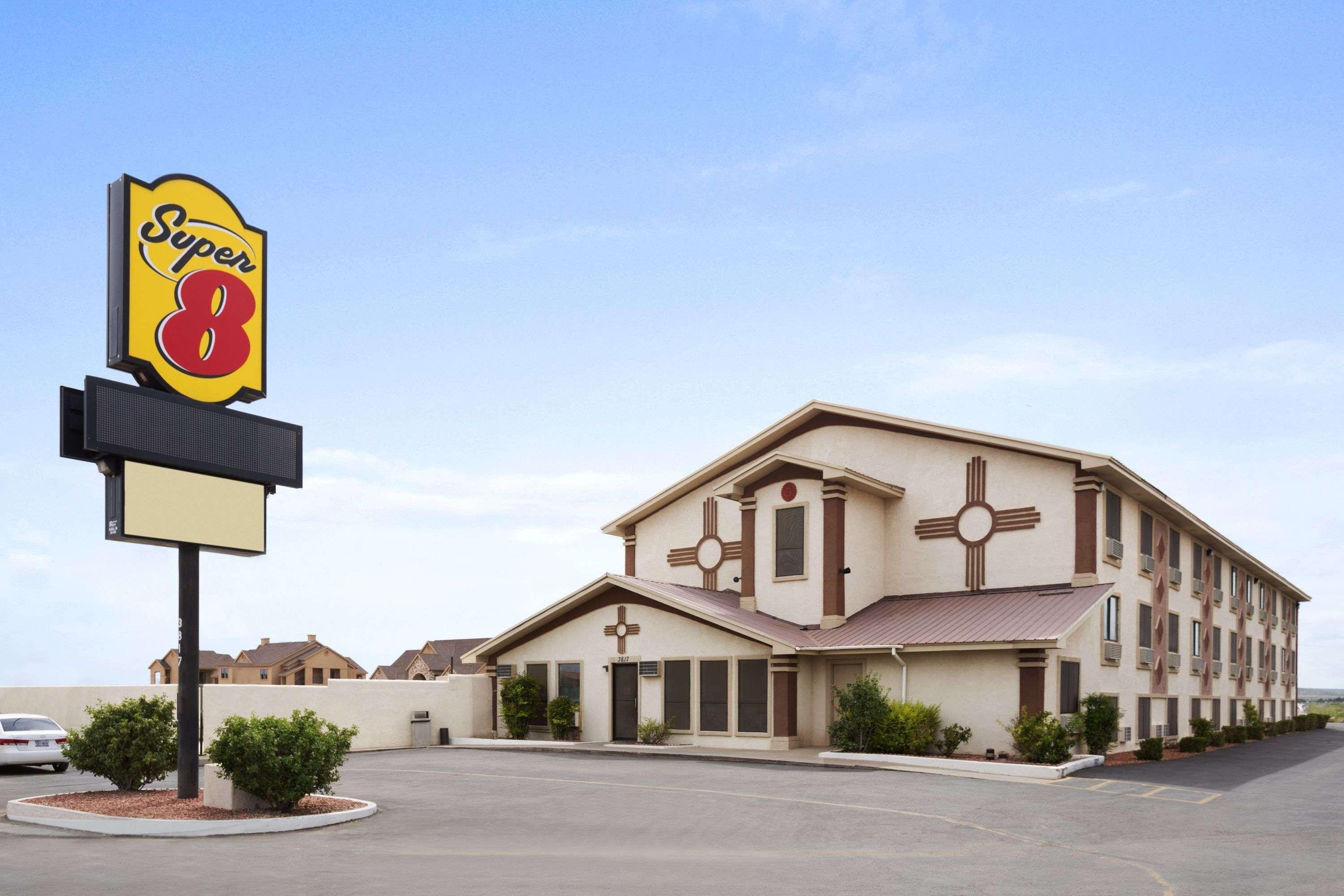 Super 8 By Wyndham Carlsbad Motel Exterior photo